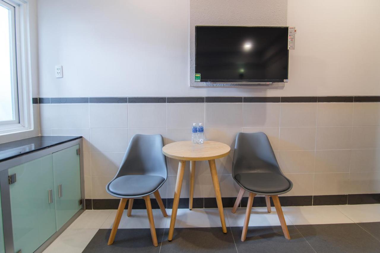 Bin Bin Hotel 5 - Near Lotte Mart D7 Ho Chi Minh-staden Exteriör bild