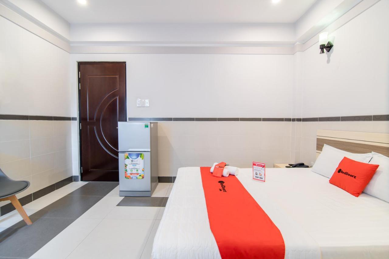 Bin Bin Hotel 5 - Near Lotte Mart D7 Ho Chi Minh-staden Exteriör bild